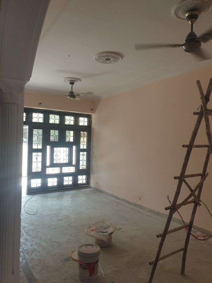 Room, sector 16 3 Bedroom 2250 Sq.Ft. Independent House In Sector 16 Faridabad 8930951
