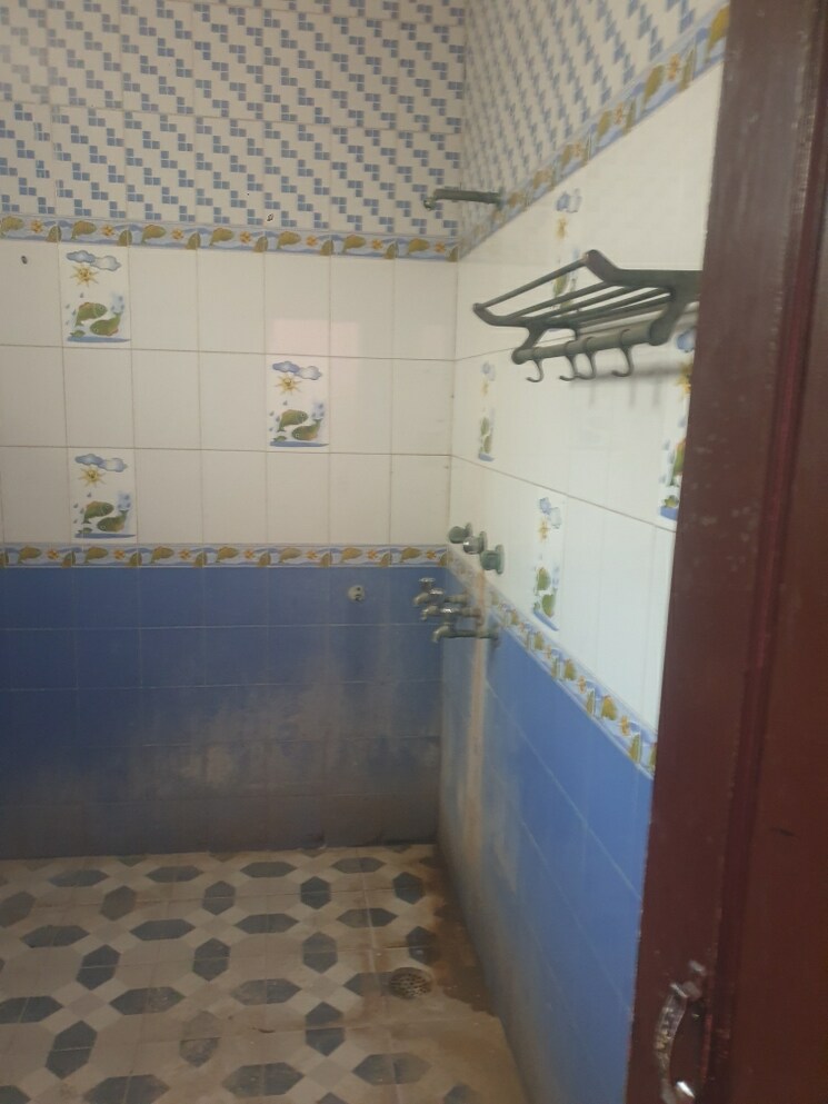 Bathroom, sector 16 3 Bedroom 2250 Sq.Ft. Independent House In Sector 16 Faridabad 8930951