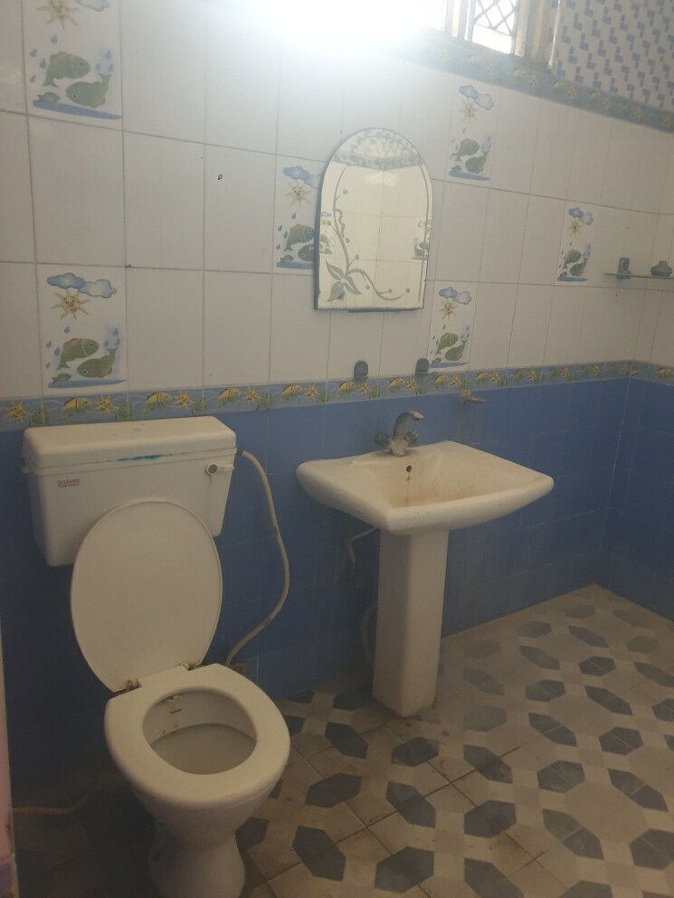 Bathroom, sector 16 3 Bedroom 2250 Sq.Ft. Independent House In Sector 16 Faridabad 8930951