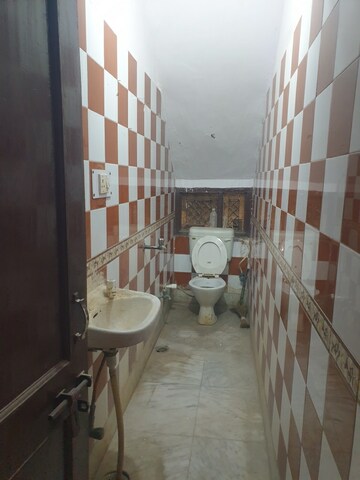 Bathroom in 3 BHK Independent House at Sector 16 – for Rent