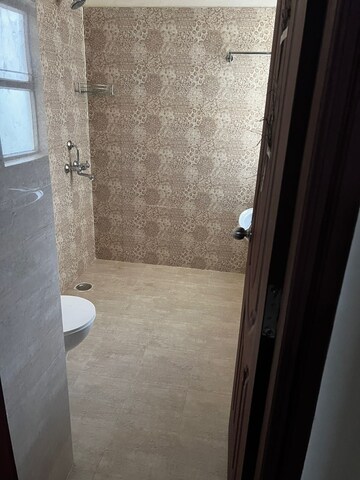 Bathroom in 4 BHK Apartment at Gomti Nagar – for Rent