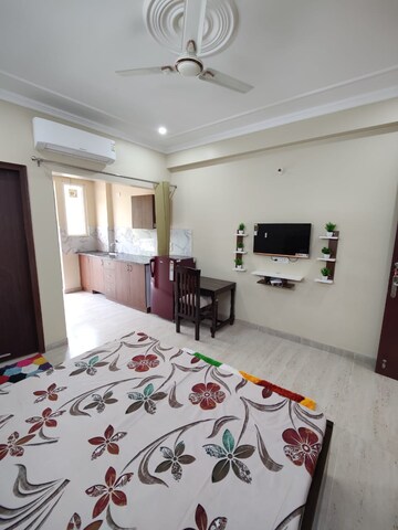 Parking in 1 RK Builder Floor at Sector 27 – for Rent