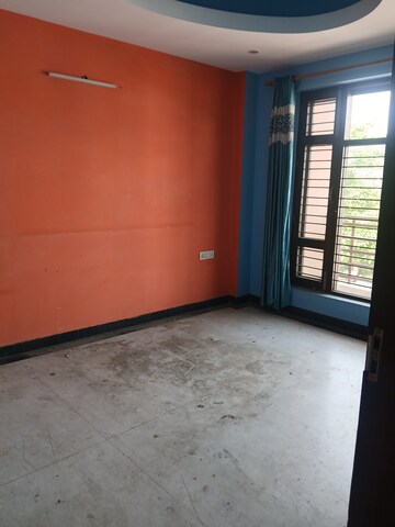 Furnished Amenities in 2 BHK Villa at RWA Apartments Sector 122, Sector 122 – for Rent