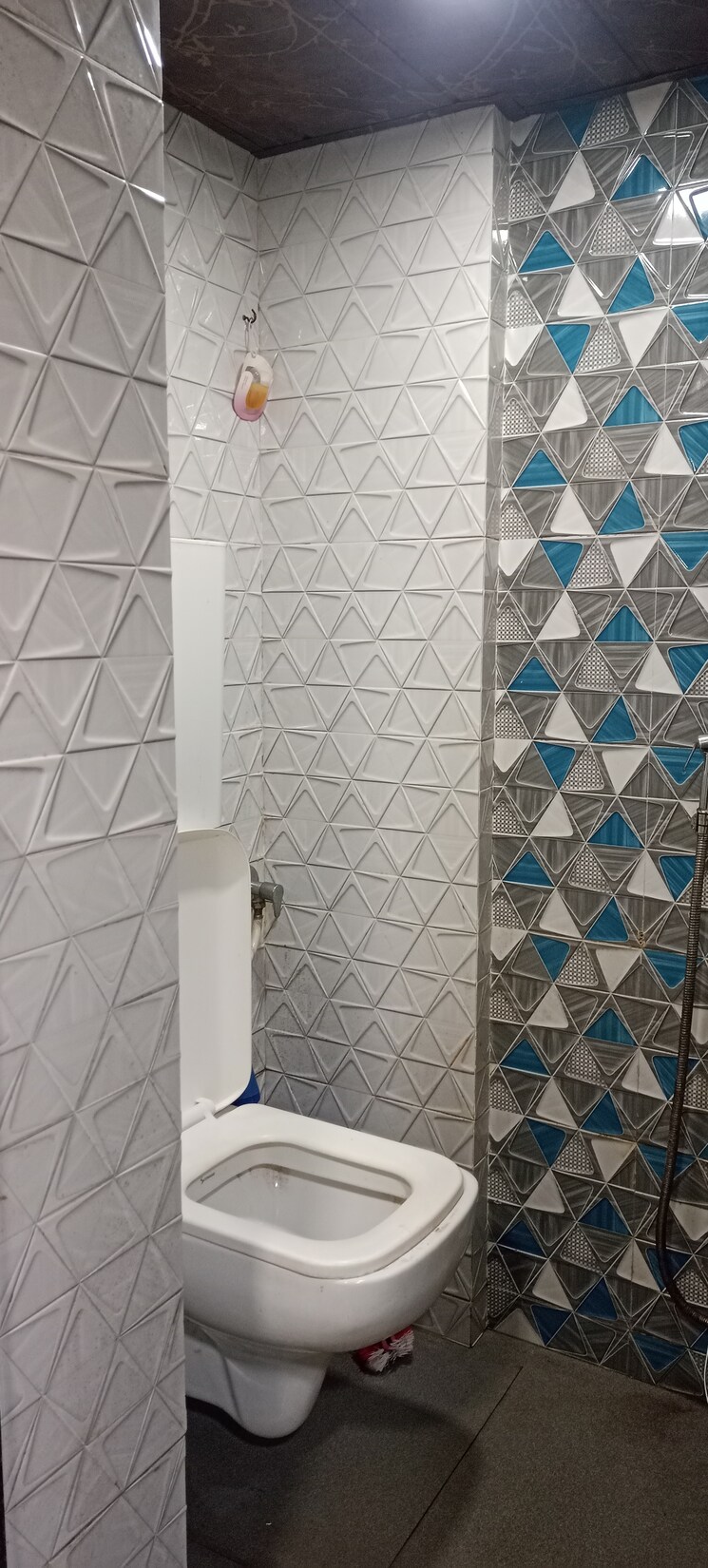 Bathroom, siddhi-prabha-chs-prabhadevi 1 RK 450 Sq.Ft. Apartment In Prabhadevi Mumbai 8931054