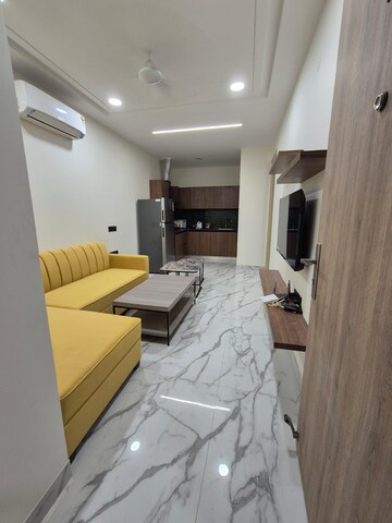 Team Area in 1 BHK Builder Floor at Sector 42 – for Rent