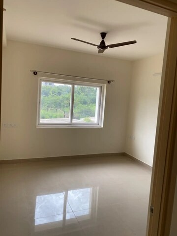 Room in 2.5 BHK Apartment at Mantri Webcity, Hennur – for Rent