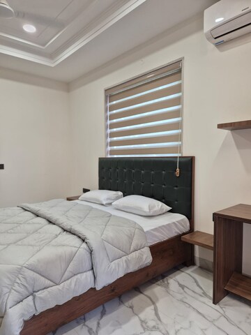 Bedroom in 1 BHK Builder Floor at Sector 42 – for Rent