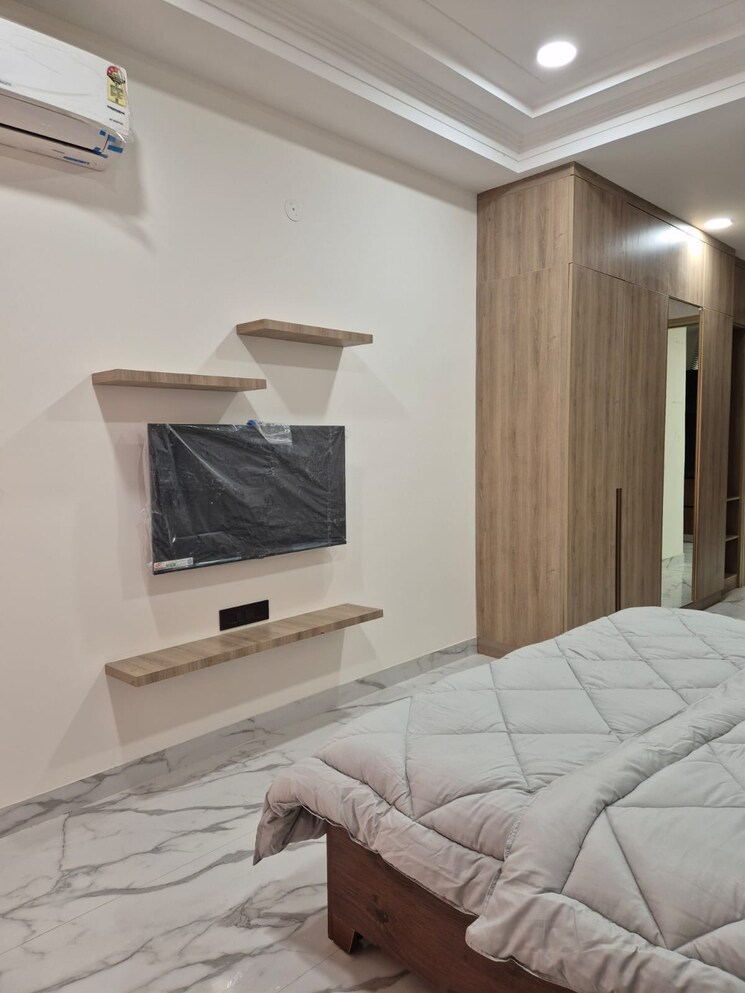 Bedroom, sector 42 1 Bedroom 450 Sq.Ft. Builder Floor In Sector 42 Gurgaon 8931033