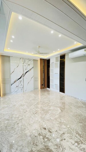 Room in 4 BHK Builder Floor at Ansal Sushant Floors, Sushant Lok ii – for Sale