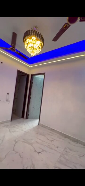 Room in 2 BHK Builder Floor at Vaishnav Apartments, Sector 73 – for Sale