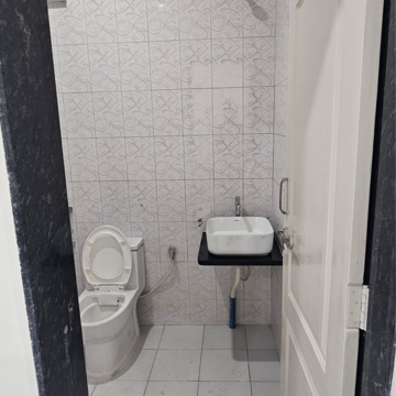 Bathroom in 3 BHK Independent House at La Chapelle, Someshwarwadi – for Rent