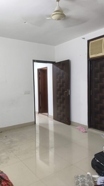 Room in 2 BHK Builder Floor at Saket – for Rent
