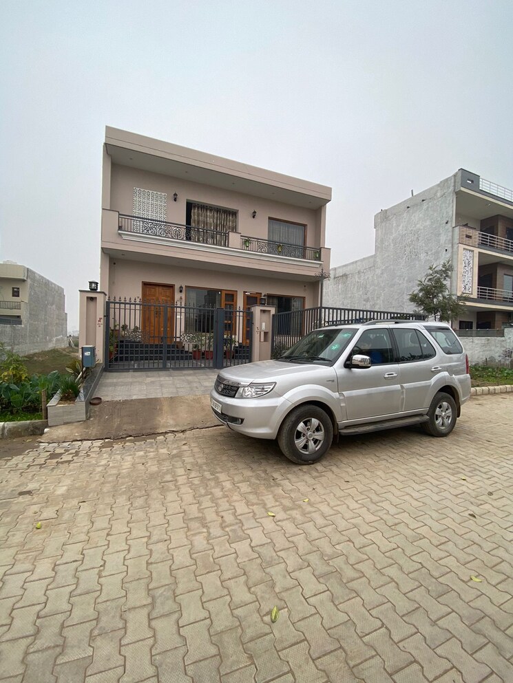  Parking, sector 116 3 Bedroom 250 Sq.Yd. Independent House In Sector 116 Mohali 8931085