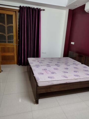 Bedroom in 2 BHK Builder Floor at Sector 27 – for Rent