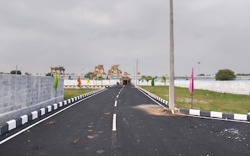 Plot For Sale in Poonamallee