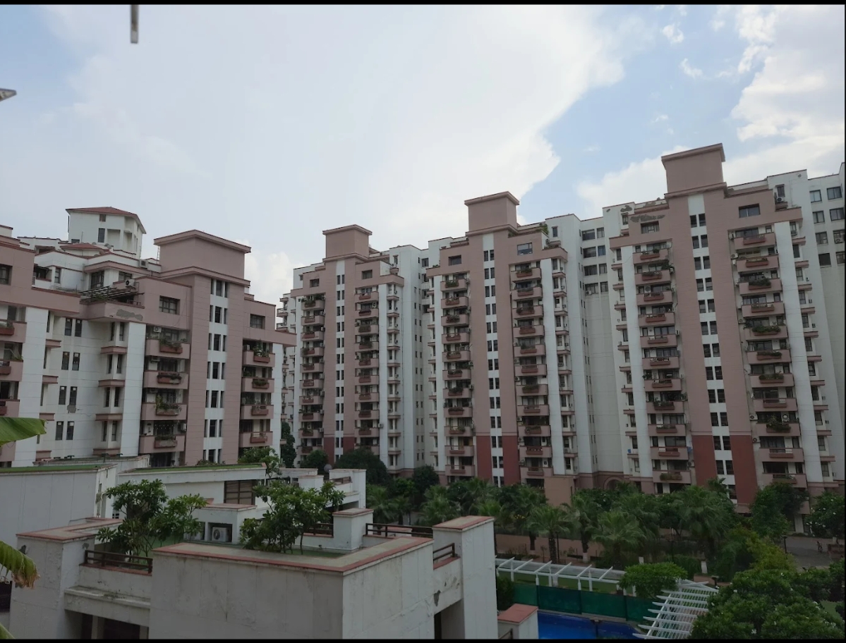 5 BHK + Servant Room Apartment For Sale in Orchid Gardens