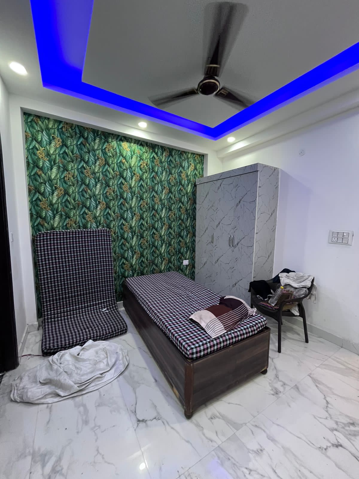 2 BHK + Pooja Room Apartment For Rent in RWA Apartments Sector 122