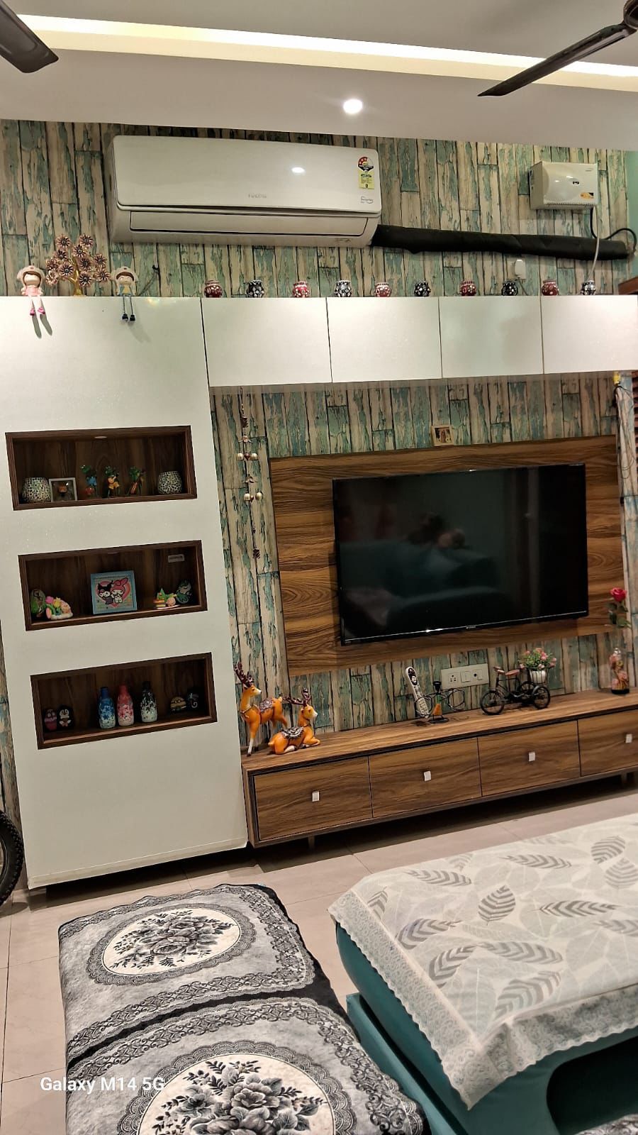 2 BHK + Pooja Room Apartment For Rent in RWA Apartments Sector 121