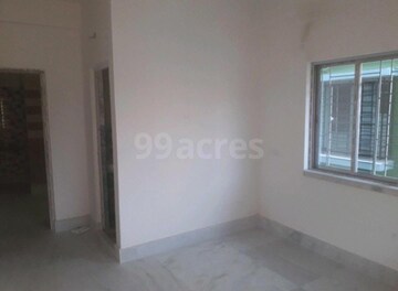 Room in 3 BHK Apartment at Behala Chowrasta – for Sale