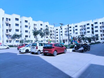 Parking in 1 BHK Apartment at Peninsula Bldg, Baner – for Sale