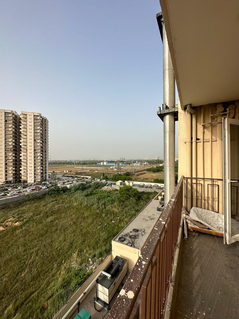 2 BHK Apartment For Sale in Signature Global The Roselia