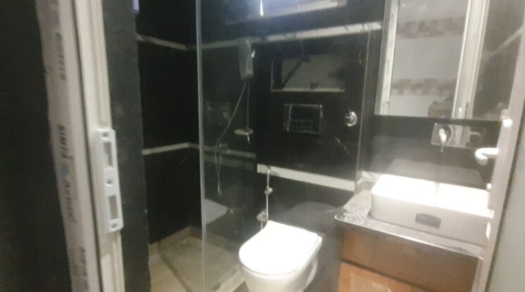 Bathroom, karol bagh 3 Bedroom 1400 Sq.Ft. Builder Floor In Karol Bagh Delhi 8931288