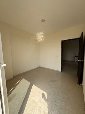 Room in 2.5 BHK Apartment at Signature Global Grand Iva, Sector 103 – for Rent
