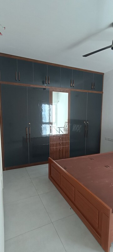 Room in 2 BHK Apartment at Casagrand Boulevard, Hennur Road – for Rent