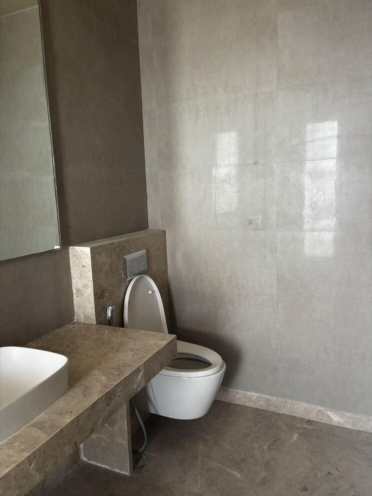 Bathroom, indiabulls-sky-forest 3 Bedroom 1908 Sq.Ft. Apartment In Lower Parel Mumbai 8931325