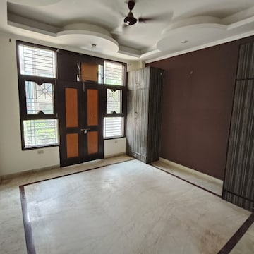 Bedroom in 3 BHK Builder Floor at Niti Khand – for Rent
