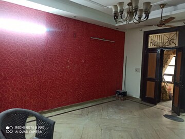 Room in 3 BHK Builder Floor at Niti Khand – for Rent