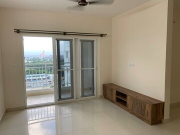 Room in 2 BHK Apartment at Shriram Luxor, Hennur Road – for Sale