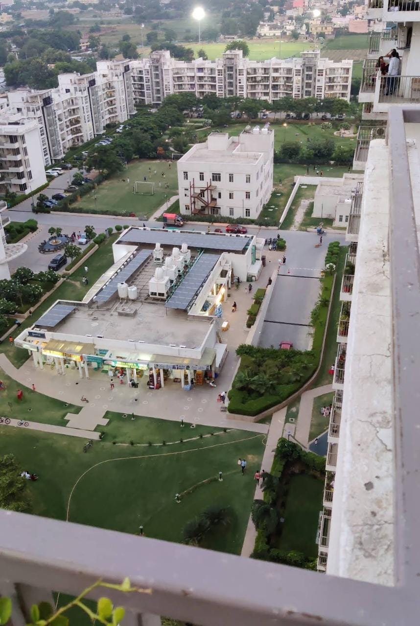 4 BHK + Servant Room Apartment For Rent in Emaar The Palm Drive-The Sky Terraces