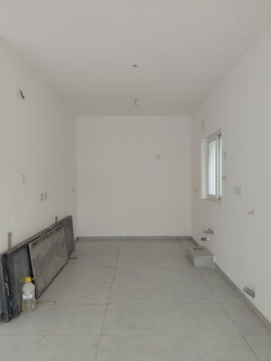 Room in 2 BHK Apartment at Casagrand Boulevard, Hennur Road – for Sale