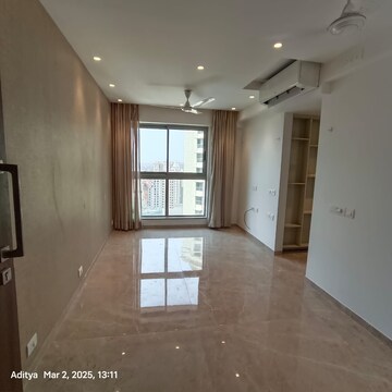 Room in 1 BHK Apartment at Hiranandani Regent Hill, Powai – for Rent