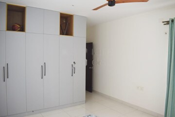 Room in 3 BHK Apartment at Purva Palm Beach, Hennur Road – for Sale