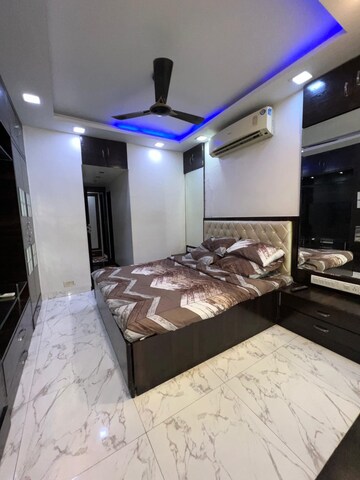 Bedroom in 2 BHK Apartment at Rohit Apartments, Andheri West – for Rent