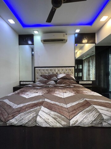 Bedroom in 2 BHK Apartment at Rohit Apartments, Andheri West – for Rent