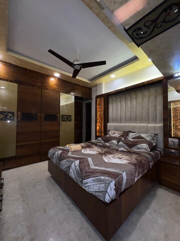 Bedroom in 2 BHK Apartment at Rohit Apartments, Andheri West – for Rent