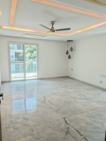 Room in 4 BHK Builder Floor at Panchsheel Park – for Rent