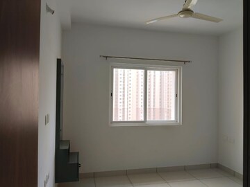 Room in 2 BHK Apartment at Prestige Finsbury Park Hyde, Bagaluru – for Rent