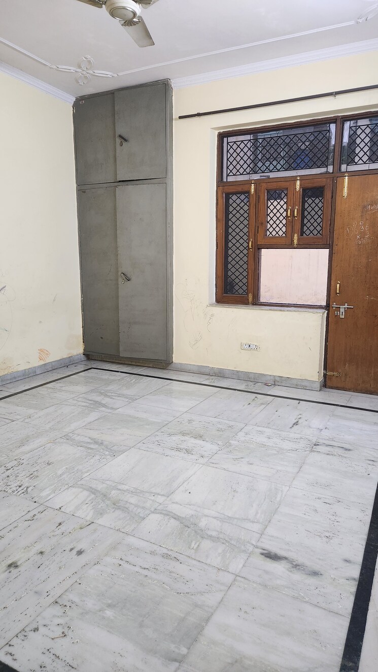 Room, sector 30 2 Bedroom 1400 Sq.Ft. Independent House In Sector 30 Faridabad 8931419