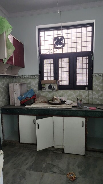 Kitchen in 2 BHK Builder Floor at Sector 31 – for Rent
