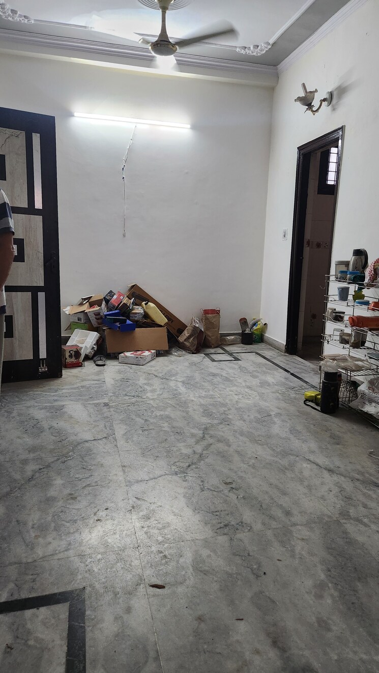 Room, sector 31 2 Bedroom 1100 Sq.Ft. Builder Floor In Sector 31 Faridabad 8931456