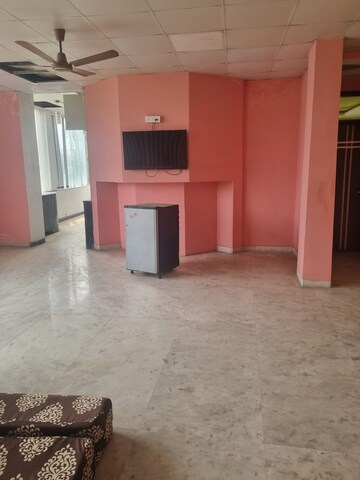 Room in 2 BHK Builder Floor at Sector 57 – for Rent