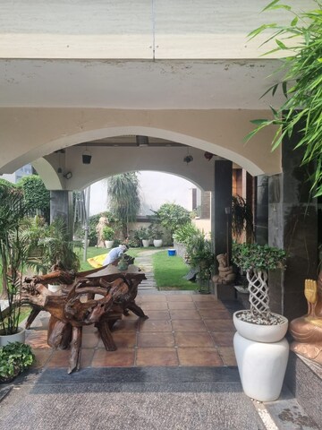 Parking in 2 BHK Builder Floor at Sector 57 – for Rent