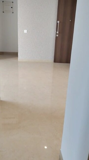 Room in 2 BHK Apartment at Hiranandani Highland, Powai – for Rent