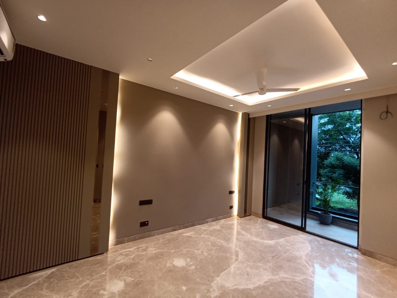 3 BHK 2250 Sq.Ft. Builder Floor in DLF Building 10