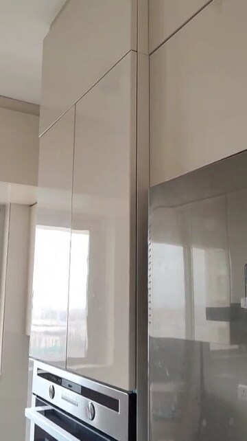 Furnished Amenities in 2 BHK Apartment at Hiranandani Highland, Powai – for Rent