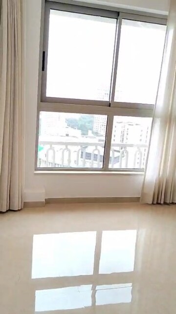 Room in 2 BHK Apartment at Hiranandani Highland, Powai – for Rent